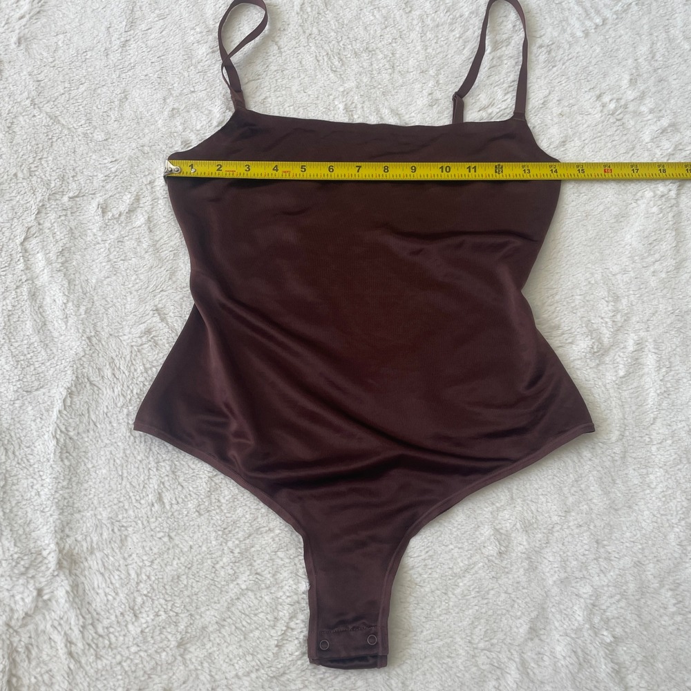 NWT Skims Barely There Shapewear Bodysuit Cocoa Brown Thong Size Medium - Picture 7 of 10